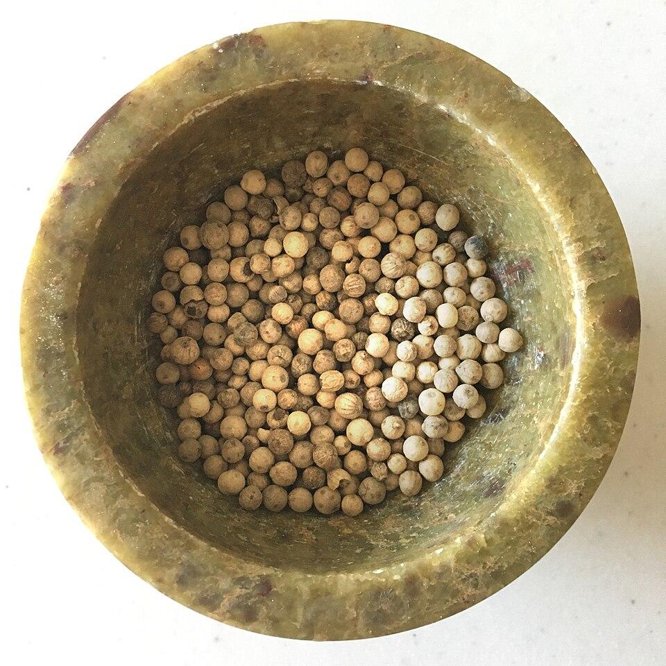 White pepper whole
