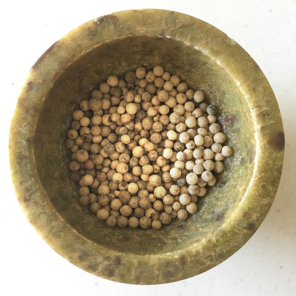 White pepper whole